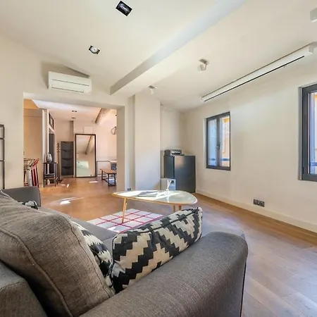 100m2 Dernier Etage - Atypique Apartment